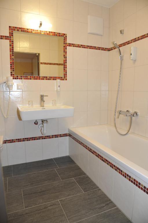 Hotel Gasthof Kamml Wals-Siezenheim Ruang foto