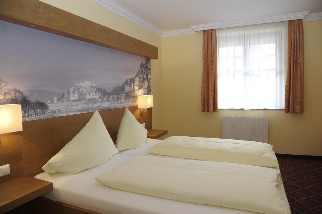 Hotel Gasthof Kamml Wals-Siezenheim Bagian luar foto